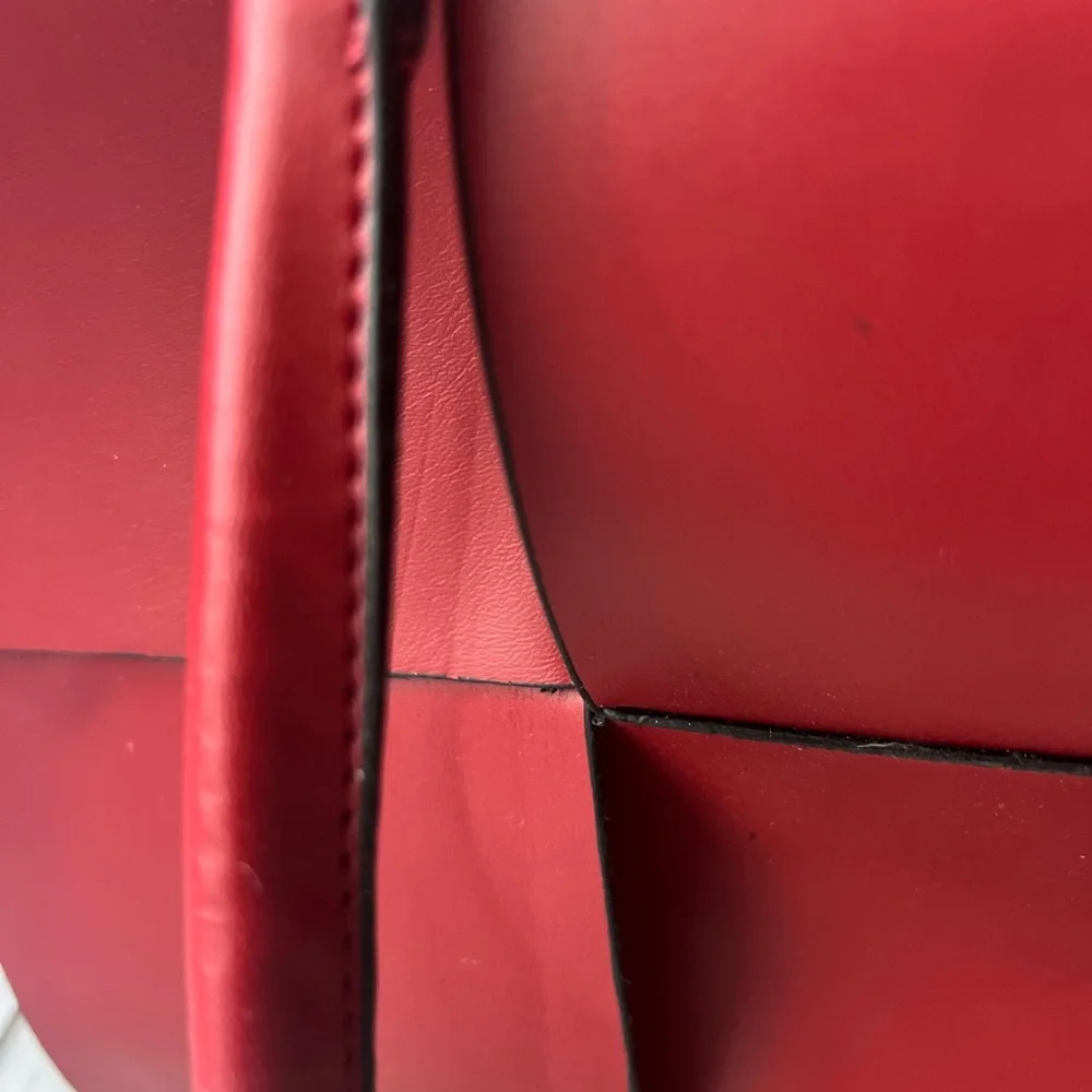 Bottega Veneta Tote Elegant Red Woven Tote Bag Full Zip - Picture 15 of 15